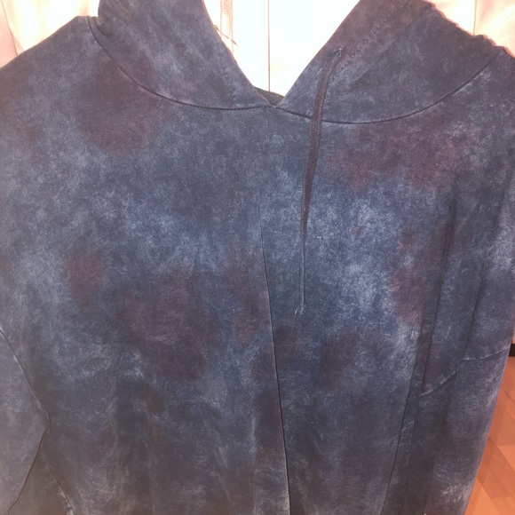 Purple and blue sweatshirt - Picture 2 of 3